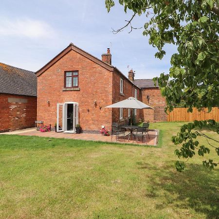 Hill Farm Villa Nantwich Exteriör bild