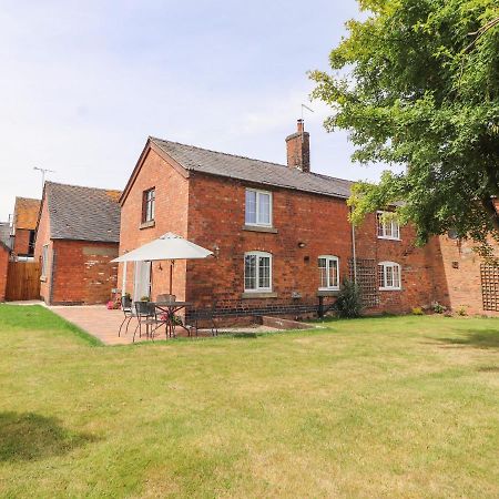 Hill Farm Villa Nantwich Exteriör bild