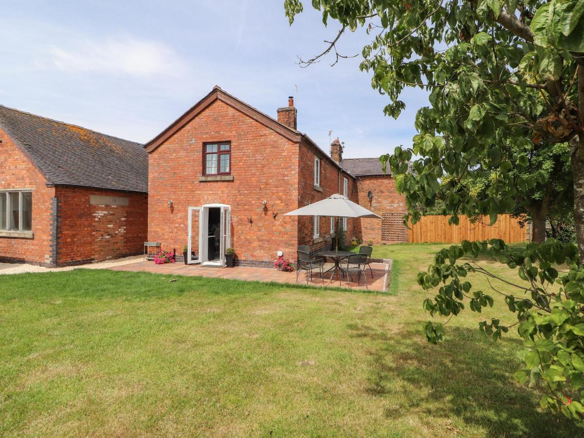 Hill Farm Villa Nantwich Exteriör bild