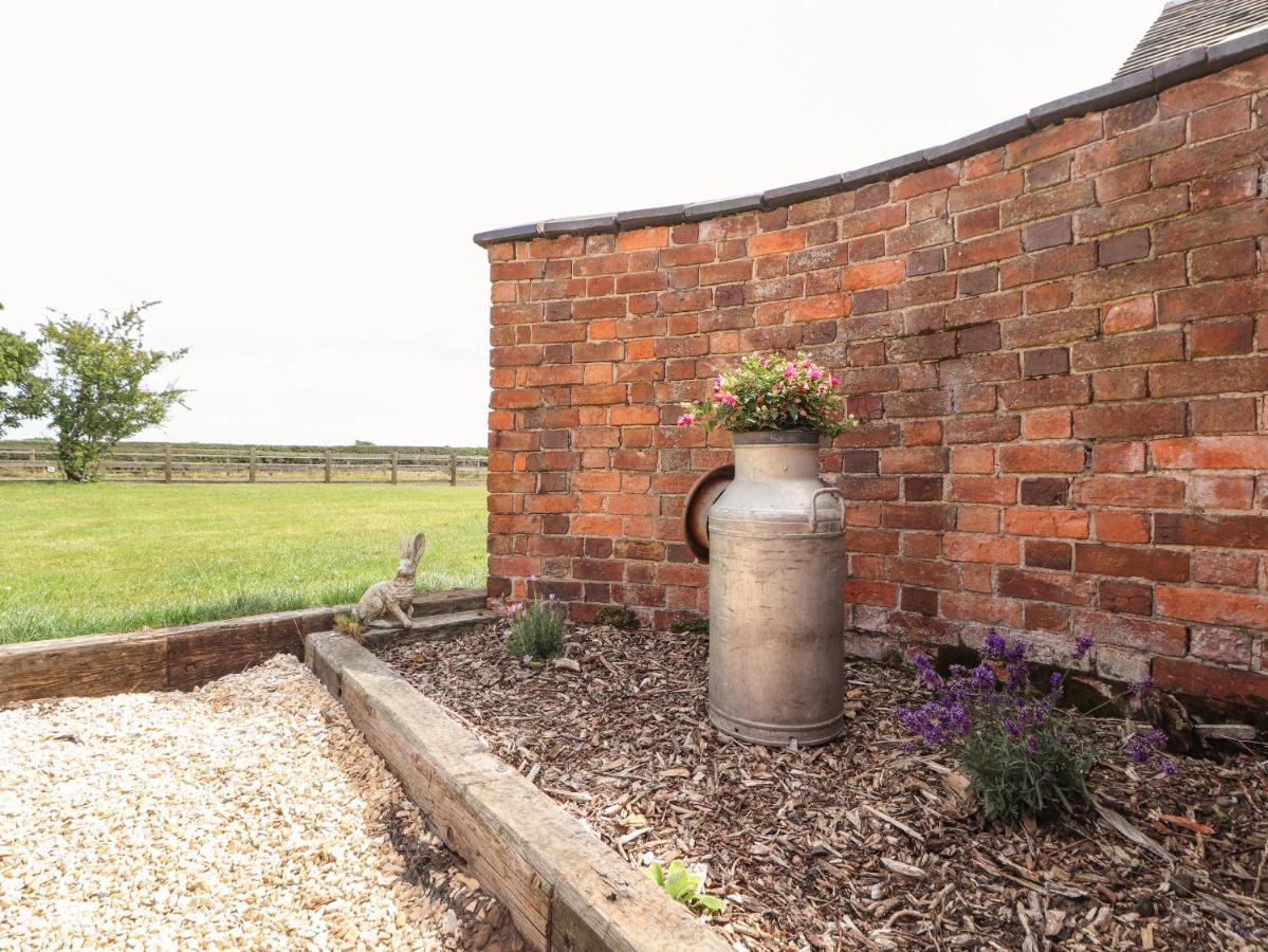 Hill Farm Villa Nantwich Exteriör bild